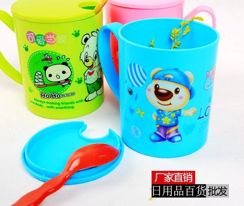 便攜時尚之選 兩元超市里的彩色扣蓋小勺杯